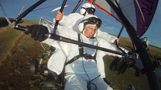 Putin flying with cranes